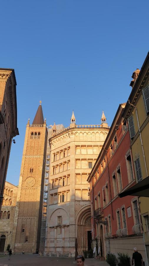 Mansarda Laurent Parma Bagian luar foto