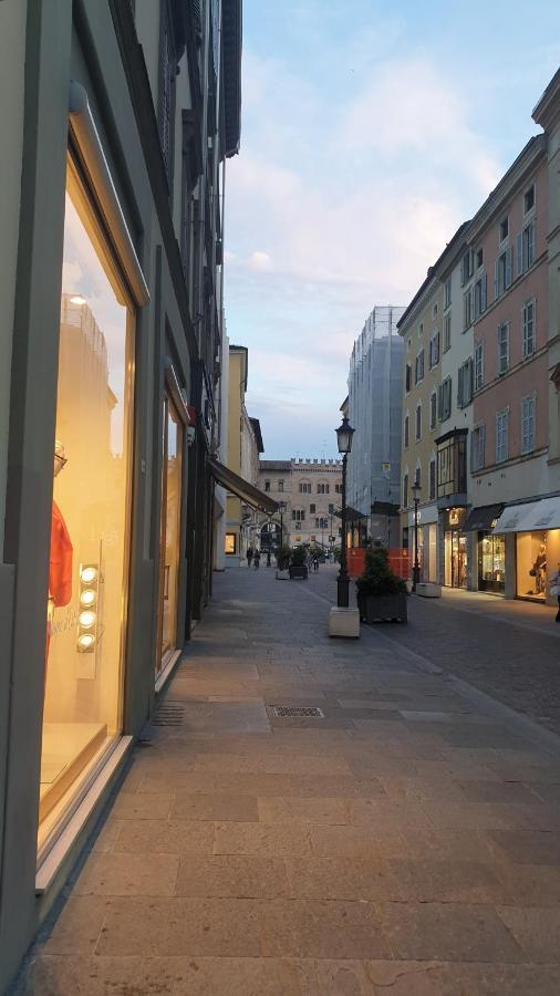 Mansarda Laurent Parma Bagian luar foto